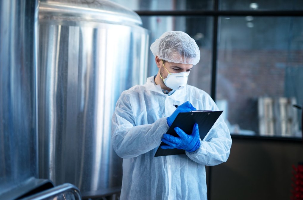 Normativas y regulaciones en la limpieza industrial